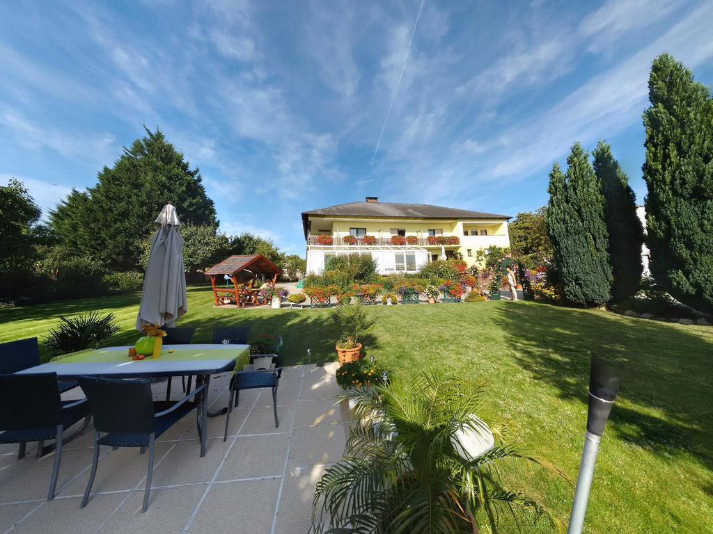 Haus Margarethe Hotel Mörbisch am See Buitenkant foto