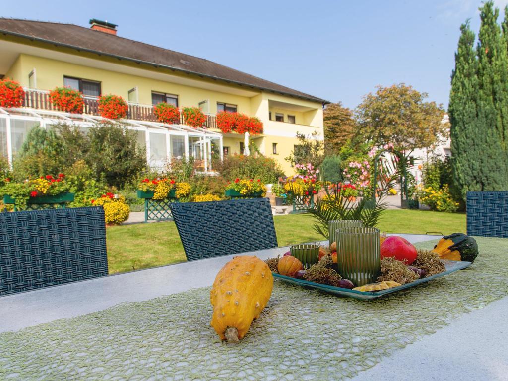 Haus Margarethe Hotel Mörbisch am See Buitenkant foto